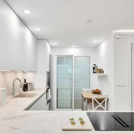 아파트 Apartamento En Primera Linea De Golf Con Piscina - Los Cartujanos 4 2 B 마르베야