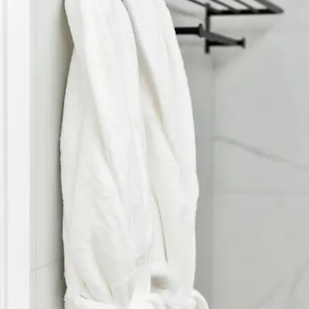 Apartamento En Primera Linea De Golf Con Piscina - Los Cartujanos 4 2 B 아파트 마르베야