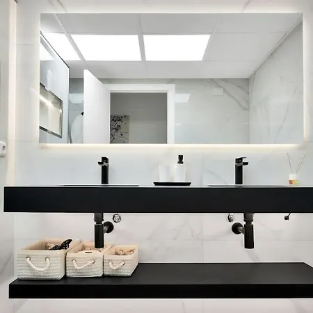 Apartamento En Primera Linea De Golf Con Piscina - Los Cartujanos 4 2 B 아파트 마르베야