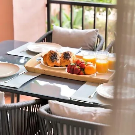 Apartamento En Primera Linea De Golf Con Piscina - Los Cartujanos 4 2 B Apartamento Marbella