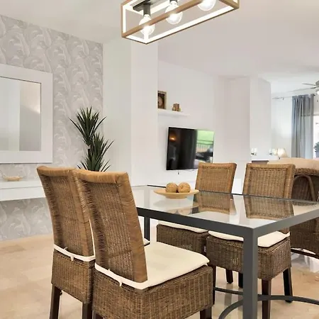 Apartamento En Primera Linea De Golf Con Piscina - Los Cartujanos 4 2 B * Marbella