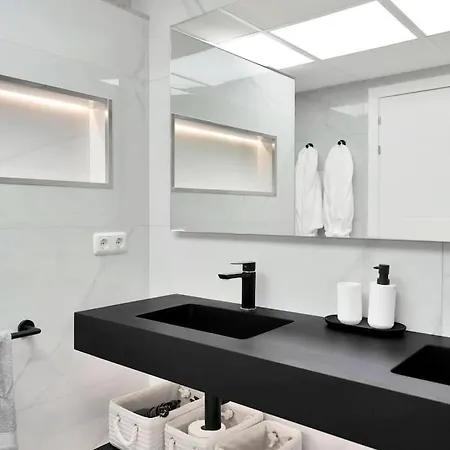 Apartamento En Primera Linea De Golf Con Piscina - Los Cartujanos 4 2 B Apartment