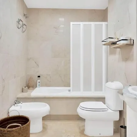 Apartamento En Primera Linea De Golf Con Piscina - Los Cartujanos 4 2 B * Marbella
