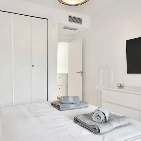 Apartamento En Primera Linea De Golf Con Piscina - Los Cartujanos 4 2 B * Marbella